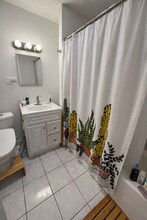 22 S Huntington Ave, Unit 1 in Boston, MA - Foto de edificio - Building Photo