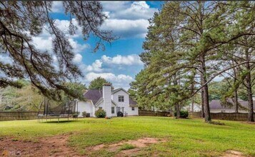 145 Candlewood Dr, Unit Room For Rent in Newnan, GA - Foto de edificio - Building Photo