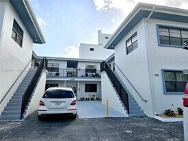 322 Harding St in Hollywood, FL - Building Photo