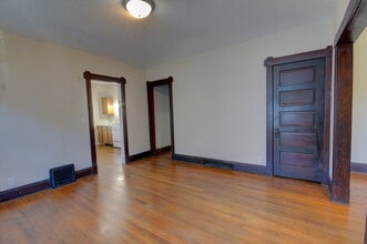 907 43rd St in Rock Island, IL - Building Photo - Building Photo