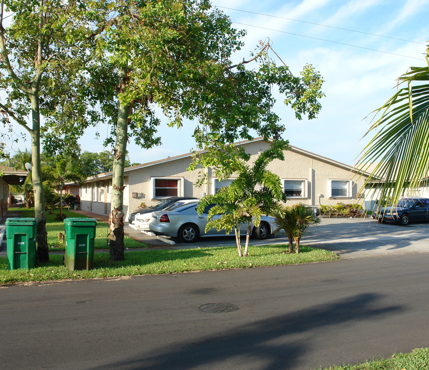 5300 NW 22nd St in Fort Lauderdale, FL - Building Photo