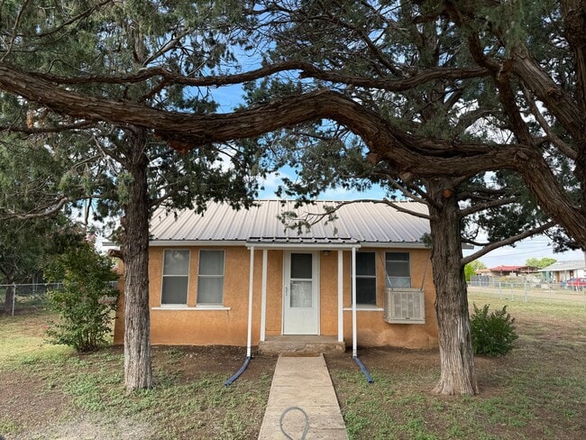 property at 316 N Walnut St