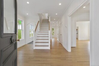 134 Rowayton Ave in Norwalk, CT - Building Photo - Building Photo