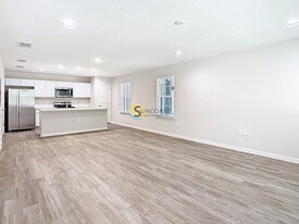3821 SW 43rd Ct, Unit 404 in Ocala, FL - Building Photo