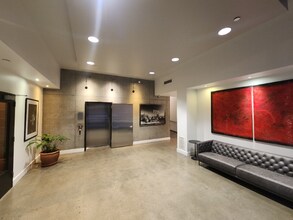 411 NW Flanders St in Portland, OR - Building Photo - Building Photo