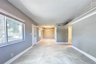 NEW REMODEL 2bd/1.5bath in Fort Lauderdale, FL - Building Photo