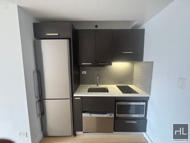 East 39th Street in New York, NY - Building Photo - Building Photo
