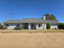 8301 Lime Ave in California City, CA - Building Photo