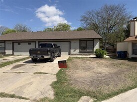 2631 Corian Glen Dr in San Antonio, TX - Building Photo