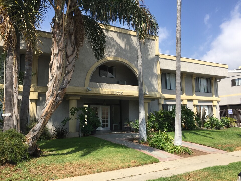 The Brentana in Los Angeles, CA - Building Photo