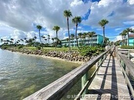 13513 S Indian River Dr in Jensen Beach, FL - Building Photo