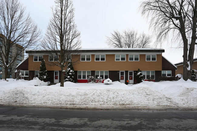 Amsterdam Garden Apartments in Amsterdam, NY - Building Photo - Building Photo