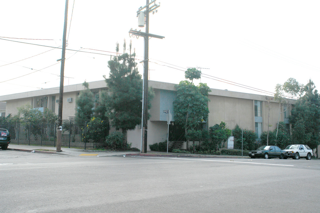 250 S Bonnie Brae St in Los Angeles, CA - Building Photo