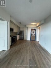 38 Annie Craig Dr in Toronto, ON - Building Photo - Building Photo