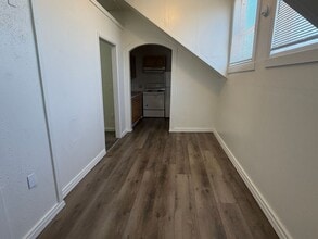 2920 NE Riverside Ave in Pendleton, OR - Foto de edificio - Building Photo