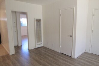 11747 Dorothy St in Los Angeles, CA - Building Photo - Building Photo