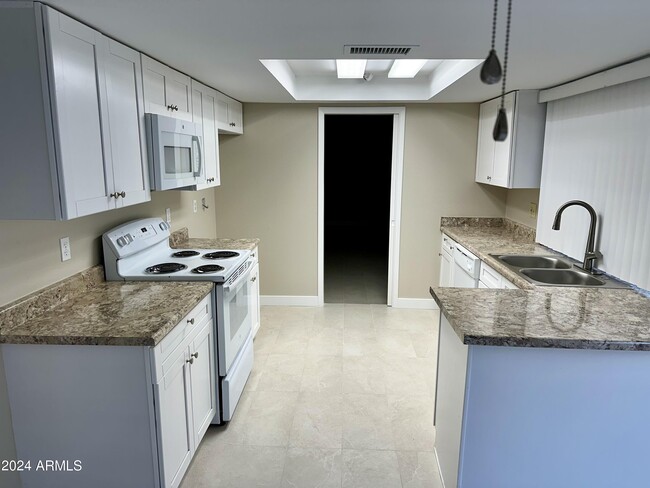property at 4009 W Navajo Dr