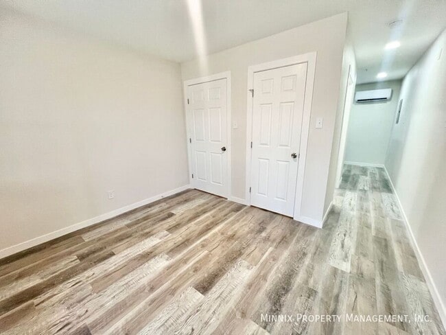 5438 40th St, Unit 11