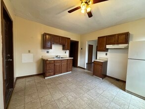 67 E Main St, Unit 65-B in Middletown, CT - Foto de edificio - Building Photo