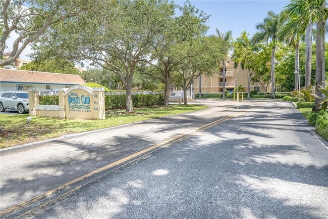 property at 619 E Sheridan St