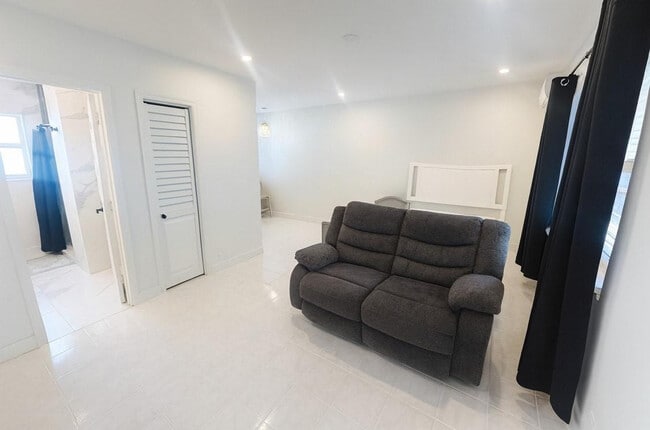 property at 1941 Washington St