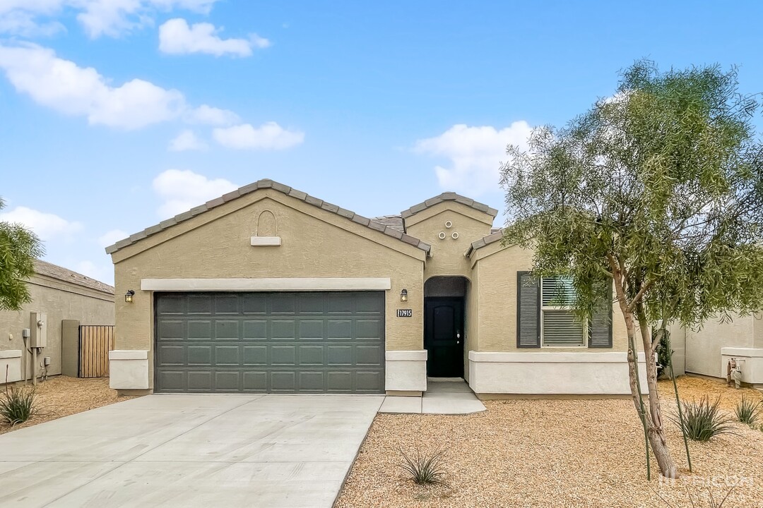 17915 N Nocera Rd in Maricopa, AZ - Foto de edificio