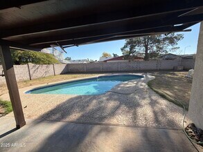 5249 W Crocus Dr in Glendale, AZ - Building Photo - Building Photo