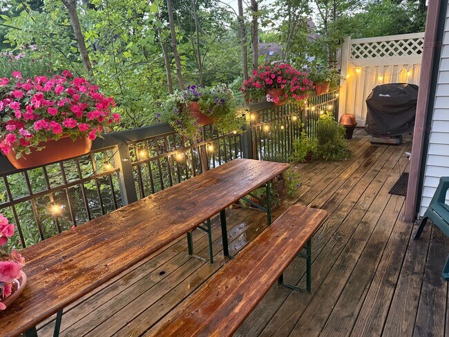 property at 21 Lake Forest Dr