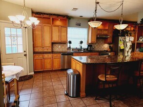 16002 Cutten Rd in Houston, TX - Building Photo - Building Photo