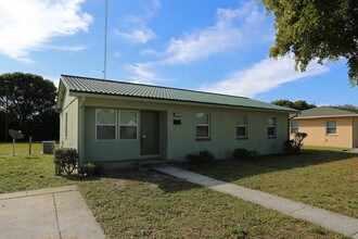Twin Lakes in West Palm Beach, FL - Foto de edificio - Building Photo