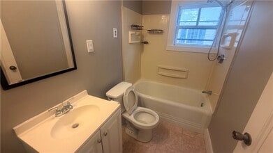 157 Armington St in Cranston, RI - Building Photo - Building Photo