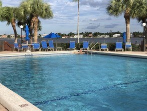 105 Half Moon Cir-Unit -D2 in Hypoluxo, FL - Building Photo - Building Photo