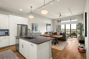 5921 Hiline Rd in Austin, TX - Building Photo