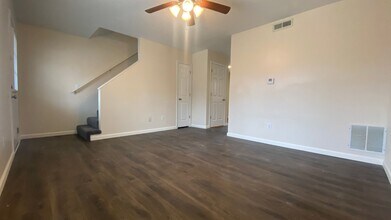 176 Vickie Lynn Ln-Unit -Unit B in St. Robert, MO - Foto de edificio - Building Photo