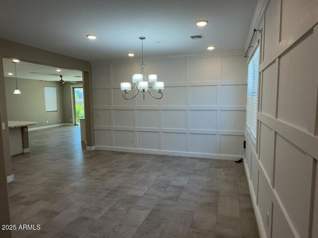 9135 W Minnezona Ave in Phoenix, AZ - Foto de edificio - Building Photo