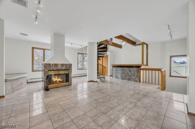 128 E Colfax Ave in Roselle Park, NJ - Building Photo - Building Photo