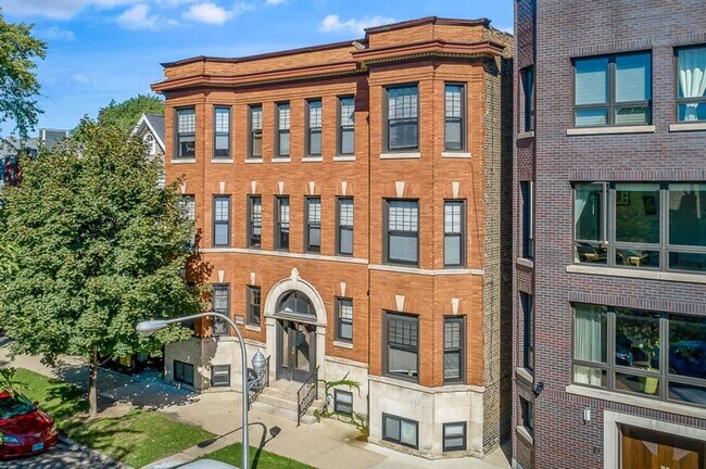 property at 3637 N Paulina St