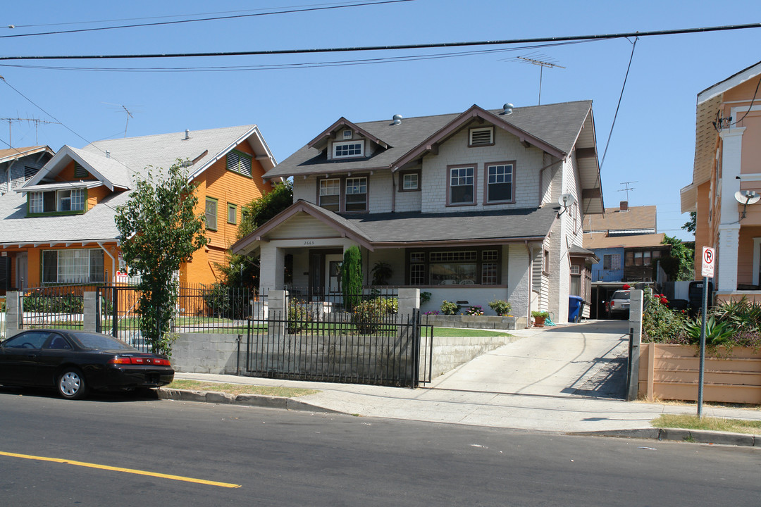 2663 San Marino St in Los Angeles, CA - Building Photo