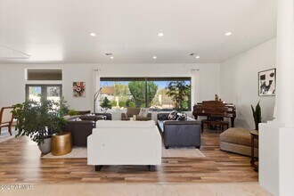 8044 E Tether Trail in Scottsdale, AZ - Building Photo - Building Photo