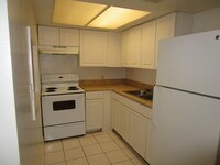 Building Photo - Colonial Lane Apartments in Daytona Beach, Florida