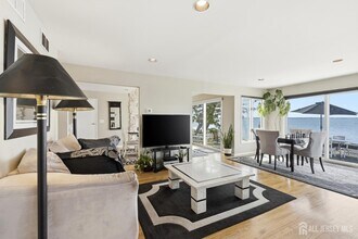 473 Tamiami Dr in Lavallette, NJ - Foto de edificio - Building Photo