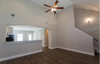 124 Waverly Dr in Bryan, TX - Building Photo - Building Photo