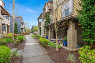14215 SW Burlwood Ln in Beaverton, OR - Building Photo - Building Photo
