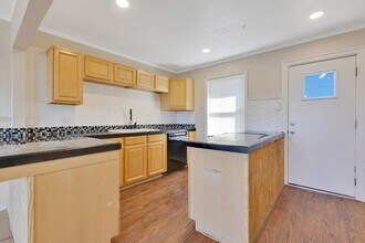 3704 Travis Ave in Odessa, TX - Building Photo - Building Photo