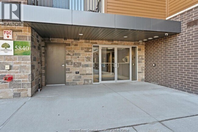 5840 Newman Blvd in Lasalle, ON - Building Photo - Building Photo