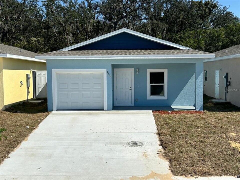 1458 Las Villas Blvd in Sebring, FL - Building Photo