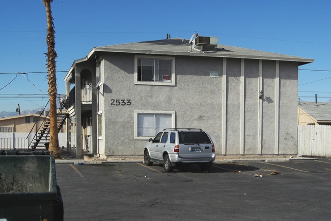 2533 Ellis St in North Las Vegas, NV - Building Photo - Building Photo