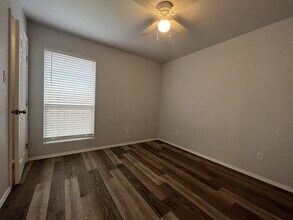 5510 Jarvis St-Unit -A in Lubbock, TX - Foto de edificio - Building Photo