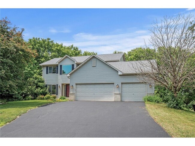 12306 Crown Hill Ave in Burnsville, MN - Building Photo - Building Photo