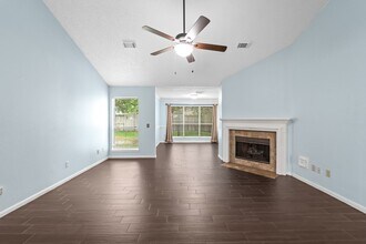 3909 Greenwood Dr in Pearland, TX - Building Photo - Building Photo